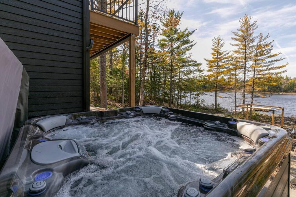 Numinous Cottage Long Lake Oasis Centre Rawdon Εξωτερικό φωτογραφία